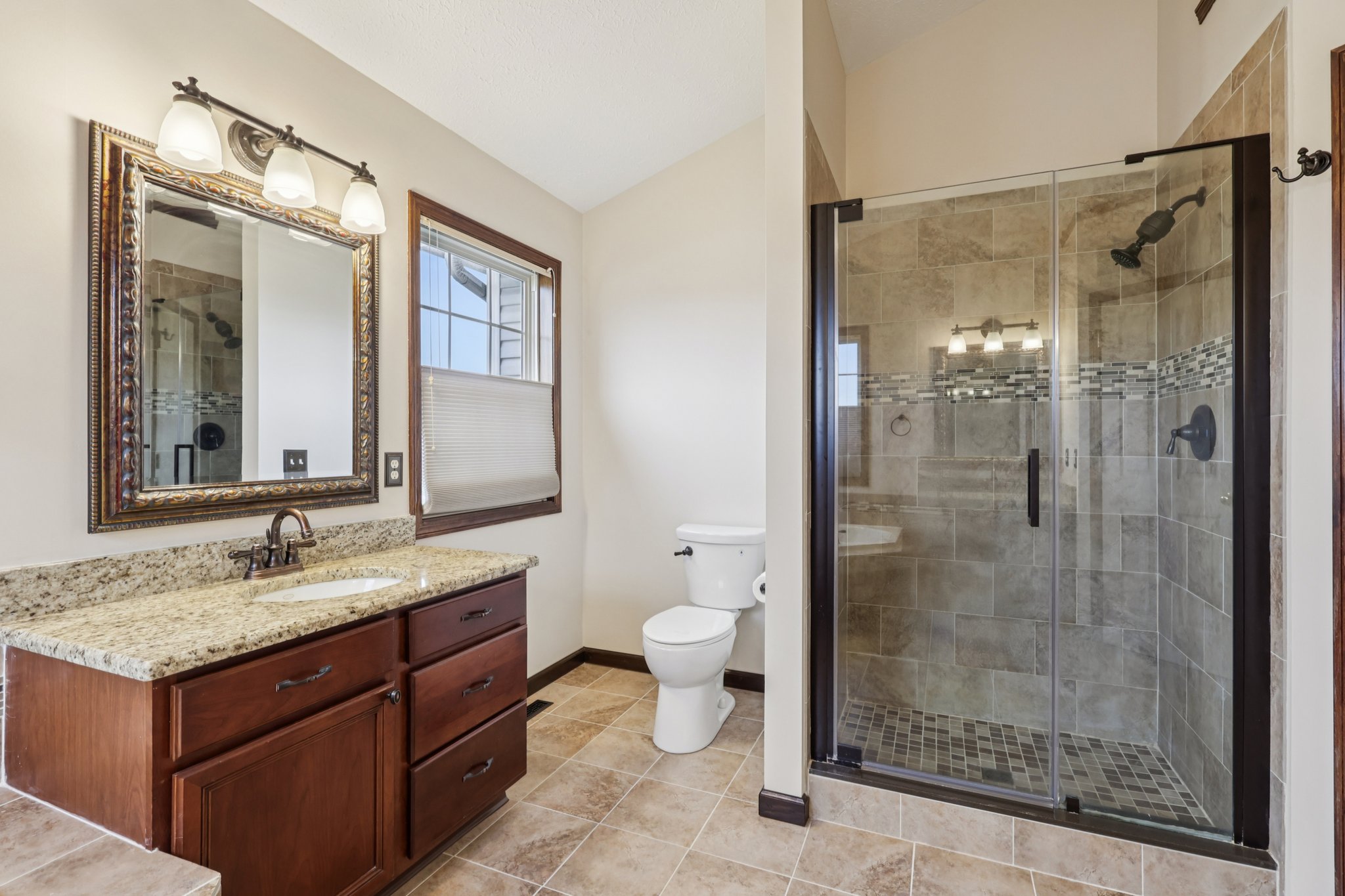 Cantburg Ave NW-S0810-021.jpg