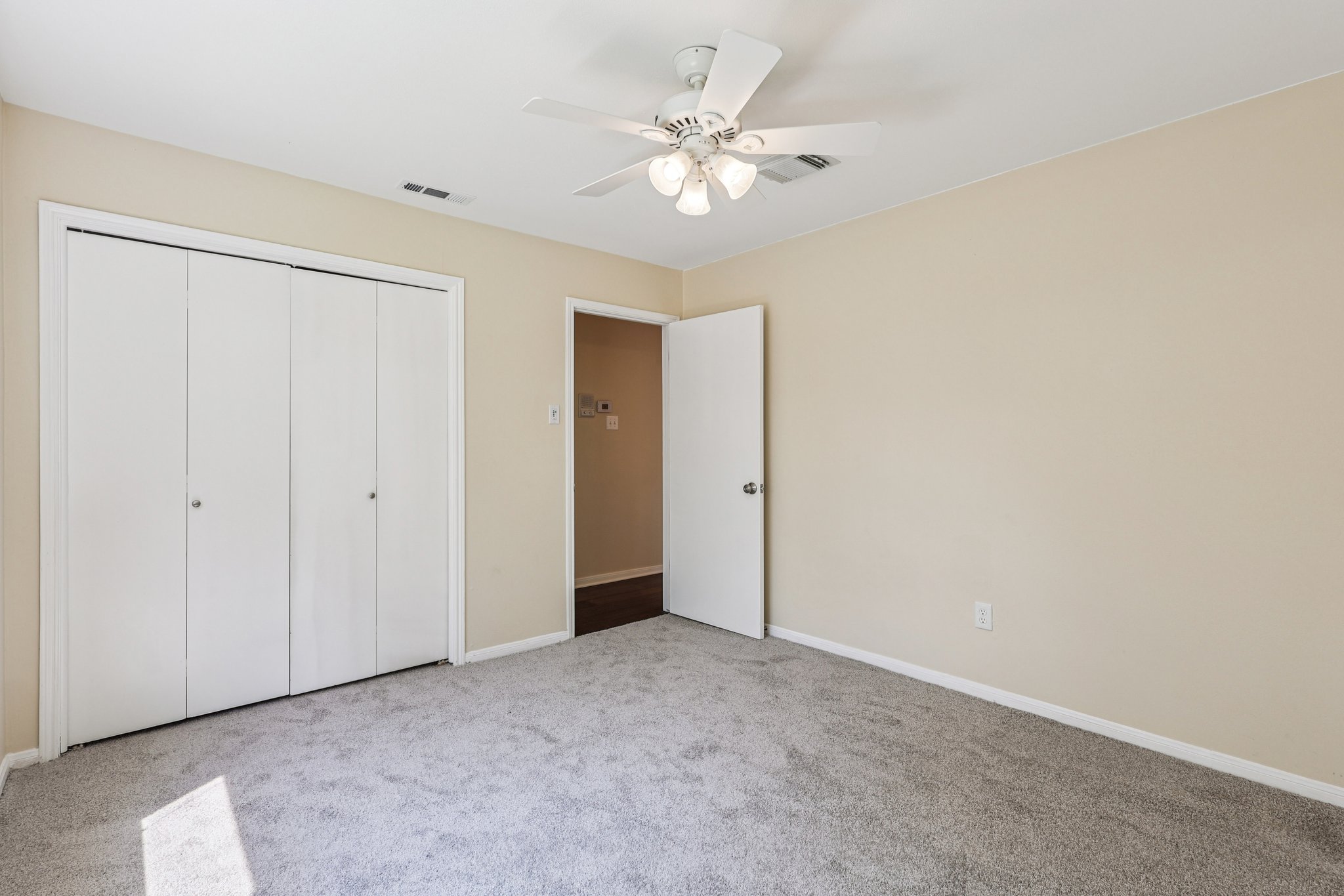 Briar Forest Dr-S0409-019.jpg