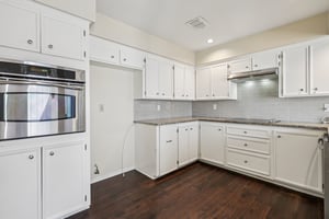 Briar Forest Dr-S0409-012.jpg