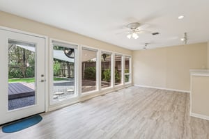 Briar Forest Dr-S0409-014.jpg