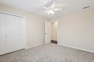 Briar Forest Dr-S0409-017.jpg