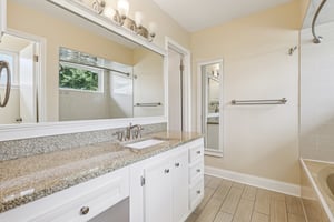Briar Forest Dr-S0409-021.jpg