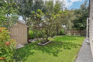 Briar Forest Dr-S0409-031.jpg