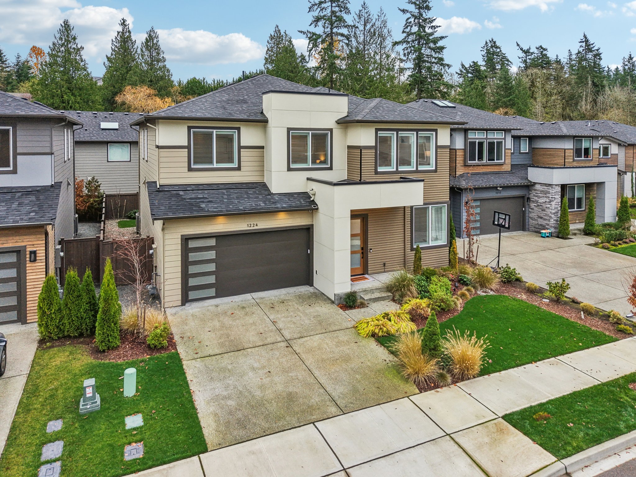 222nd Ct SE-S0112-003.jpg