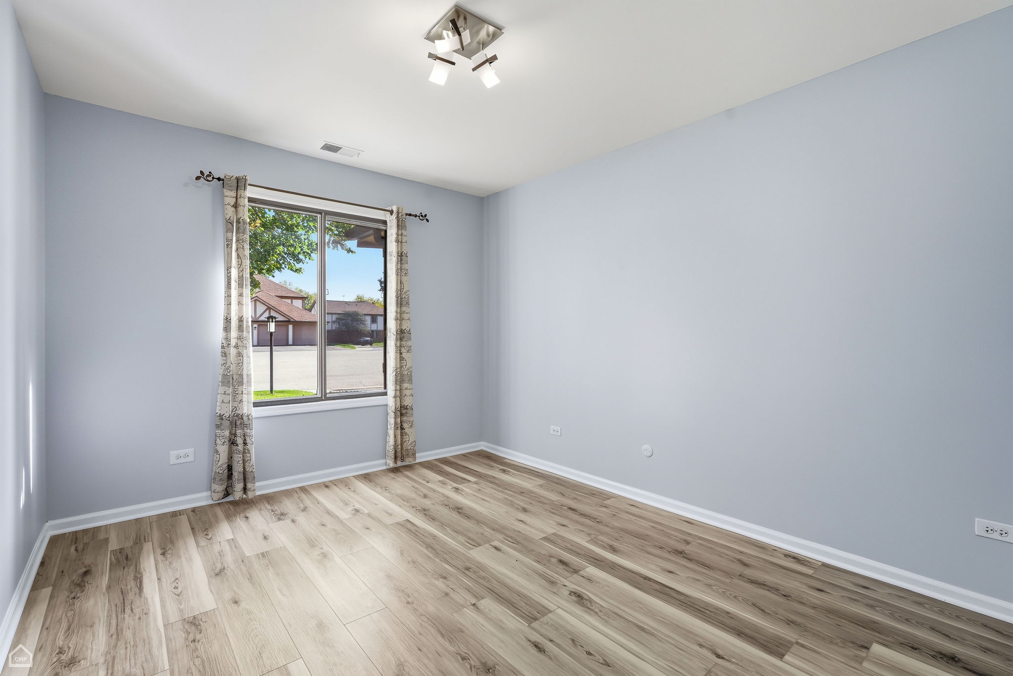 1224 Knottingham Ct 1A - Lukasz Lach_CHP2025_014