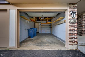 1224 Knottingham Ct 1A - Lukasz Lach_CHP2025_004