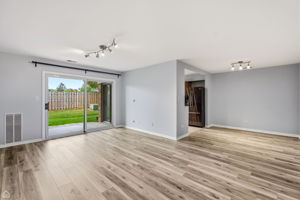 1224 Knottingham Ct 1A - Lukasz Lach_CHP2025_006