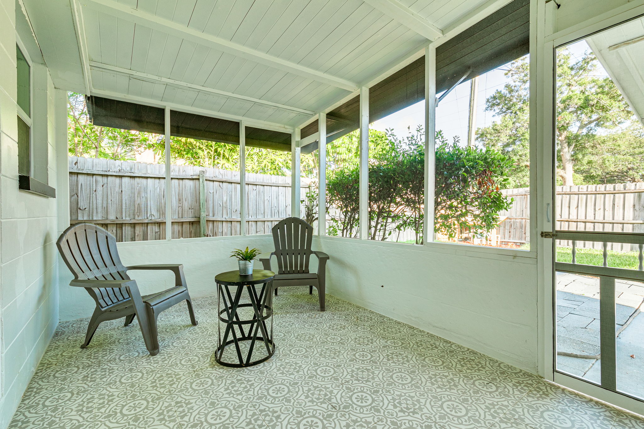  Photo 32