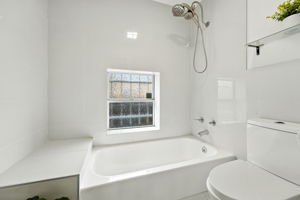  Photo 32