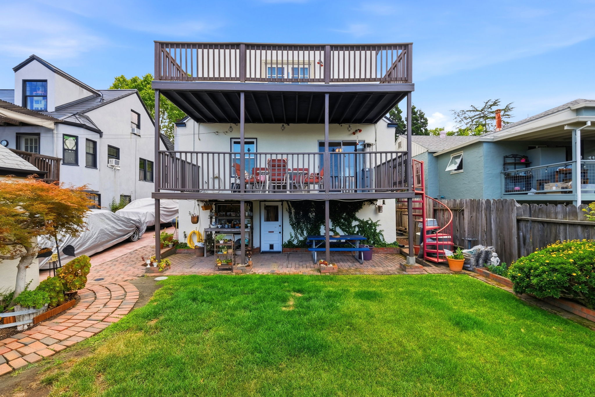 039_F8_1225 Ulfinian Way