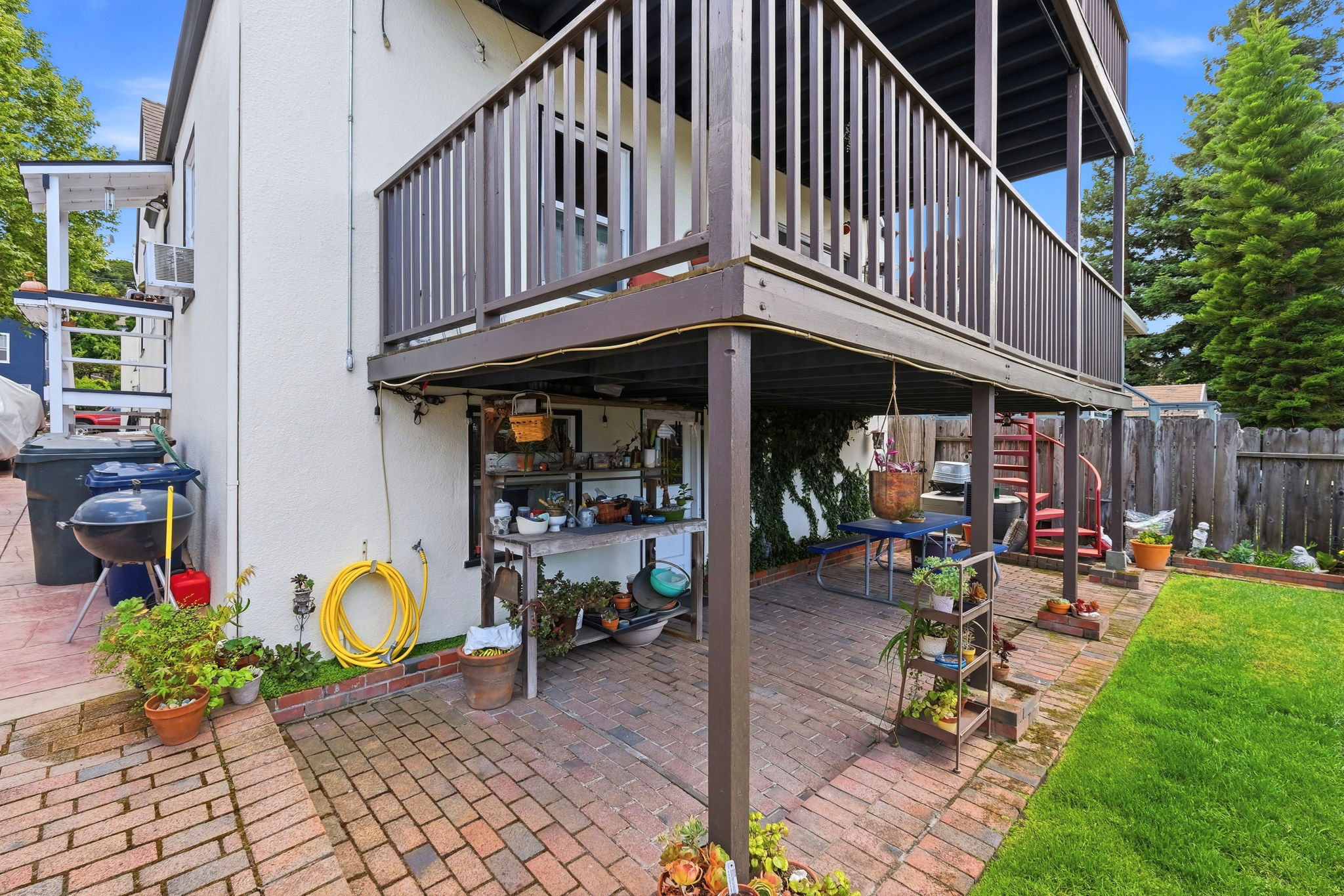 041_F8_1225 Ulfinian Way