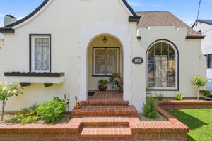 004_F8_1225 Ulfinian Way