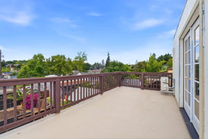 035_F8_1225 Ulfinian Way