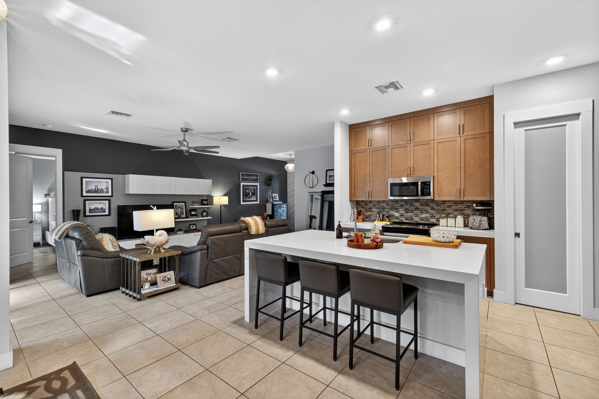 Breakfast Bar 2 of 2