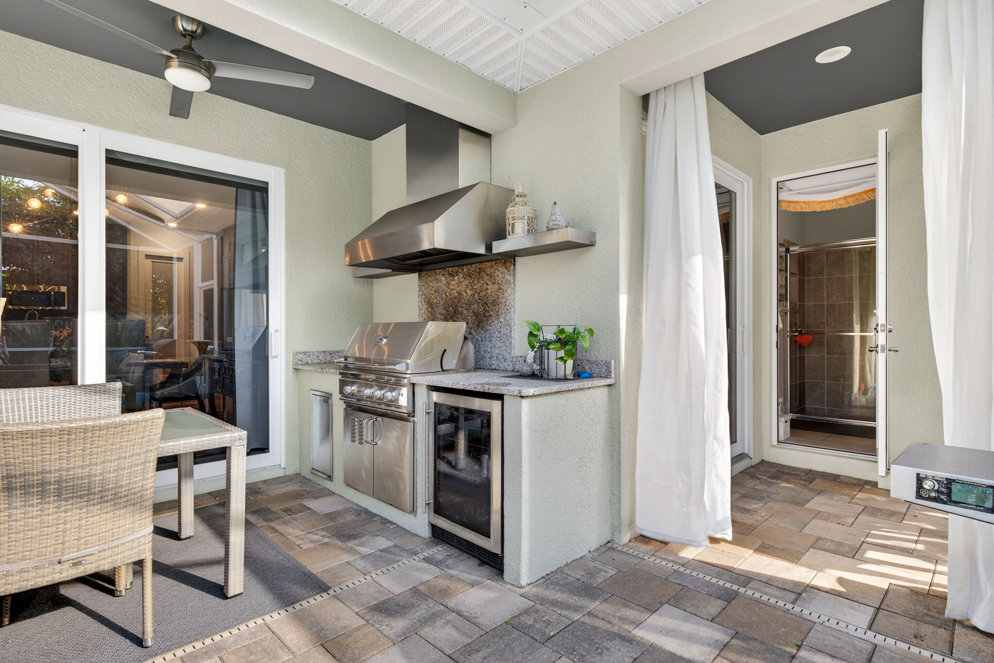 Outdoor Kitchen Grill