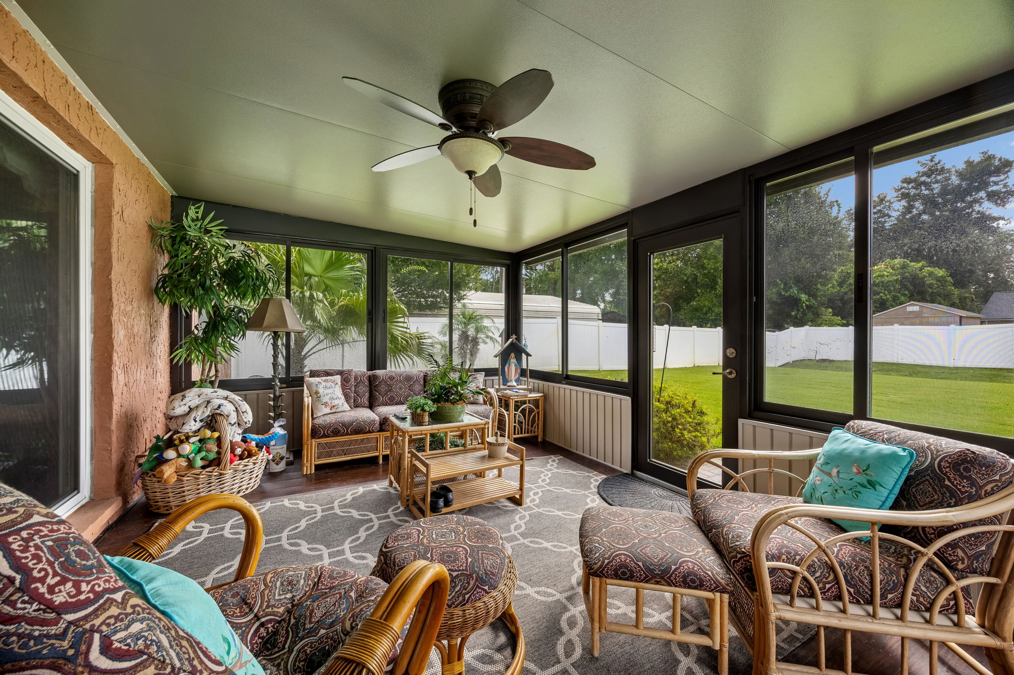 Screened-in Porch