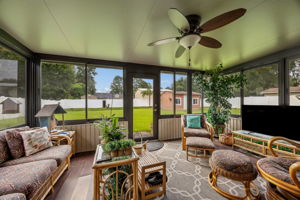 Screened-in Porch