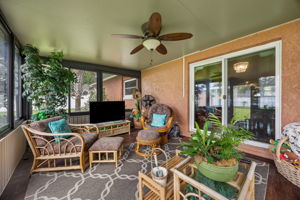 Screened-in Porch