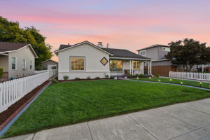 011_F8_TWILIGHT_1226 Chapel Dr