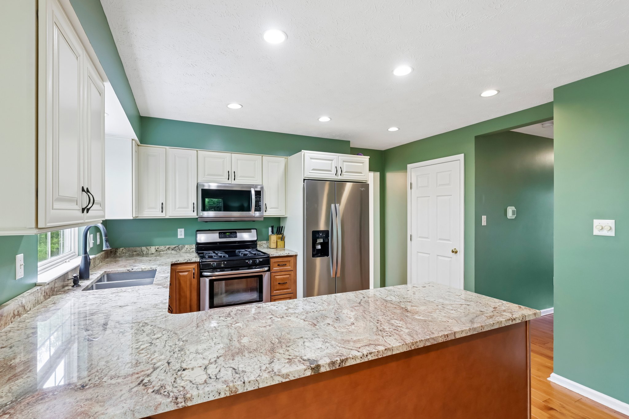 Crescent Boulevard Ext-S0105-024.jpg