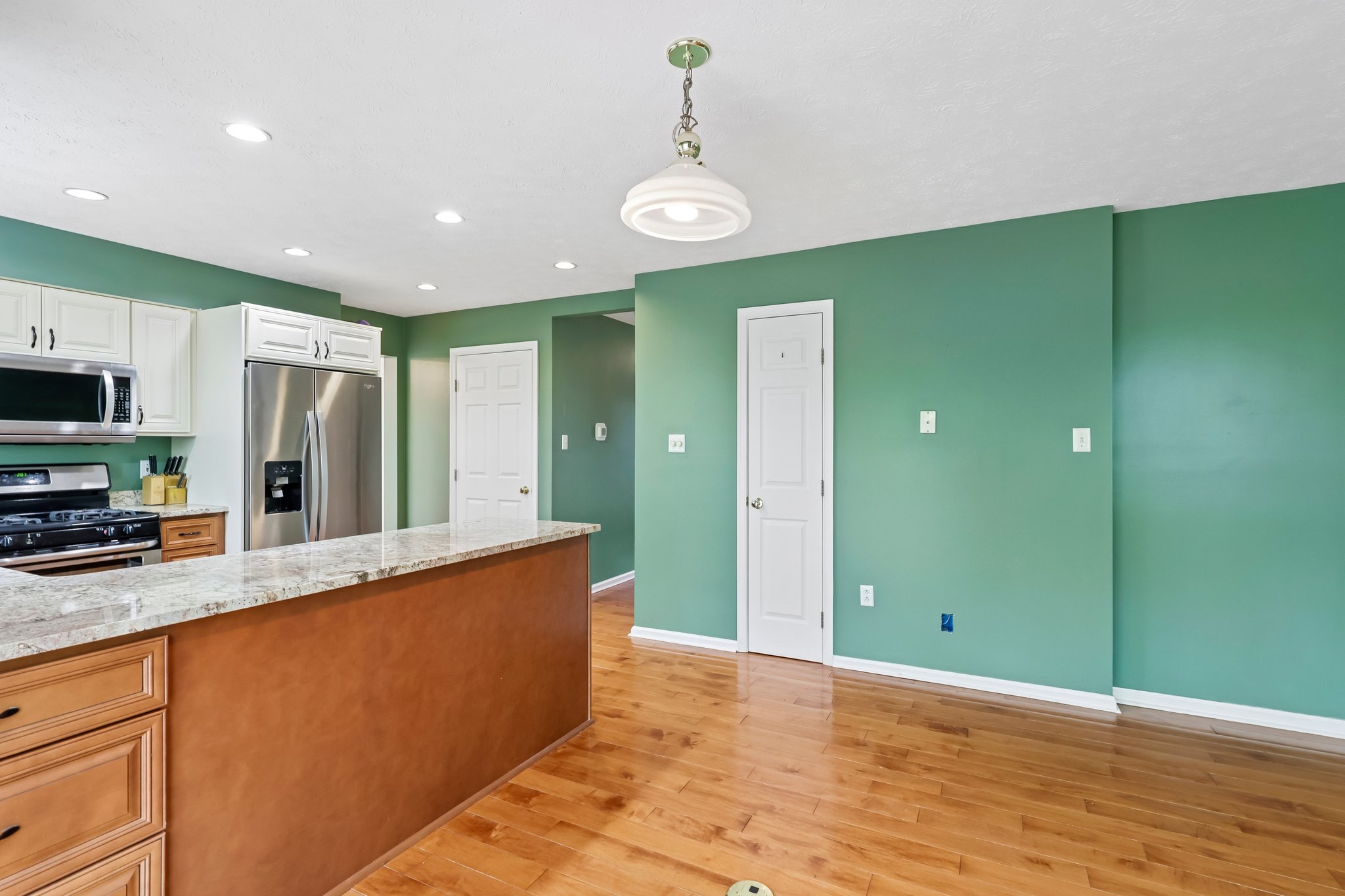 Crescent Boulevard Ext-S0105-025.jpg