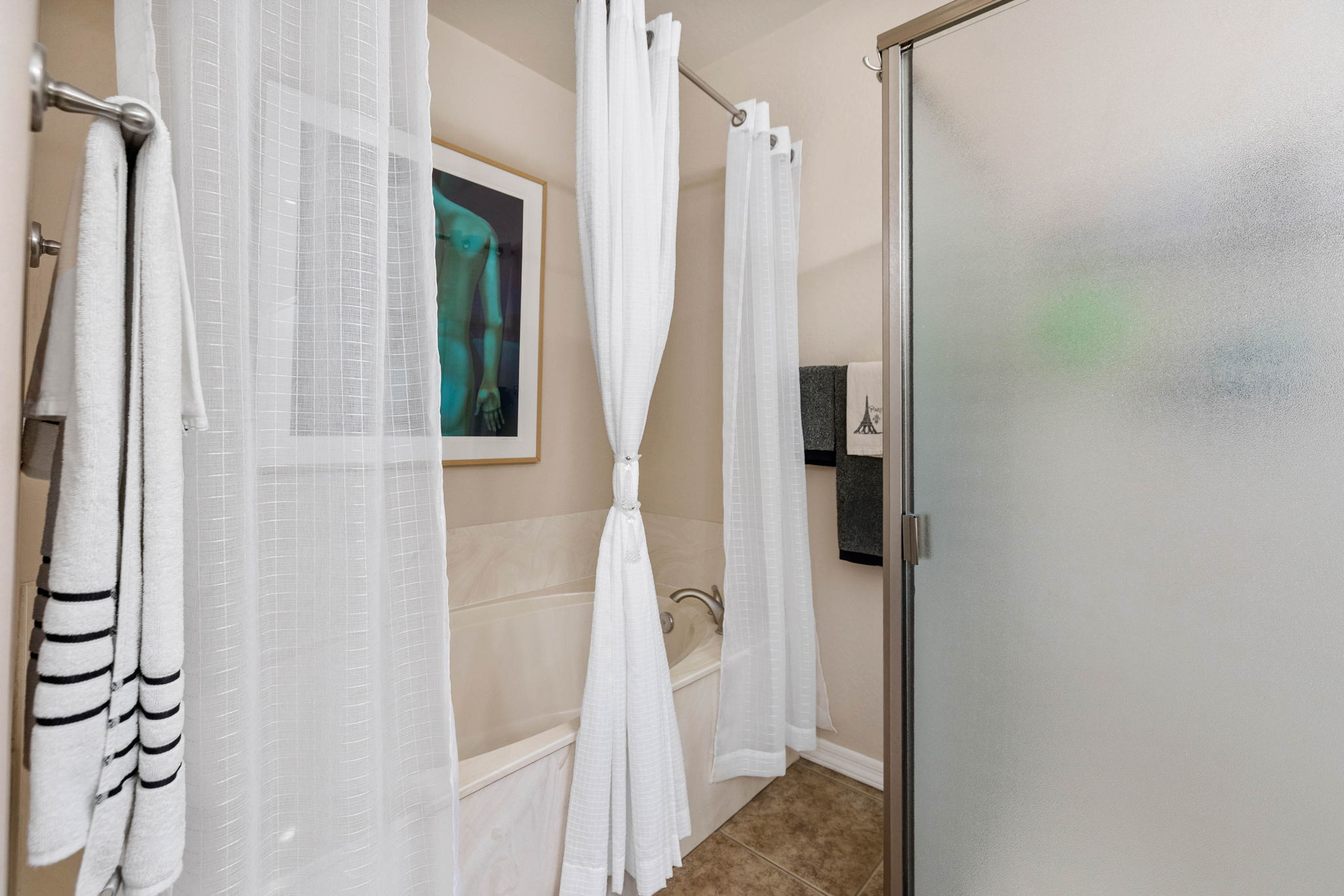 Primary Bathroom (2)