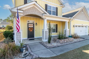 Front Porch/Entrance