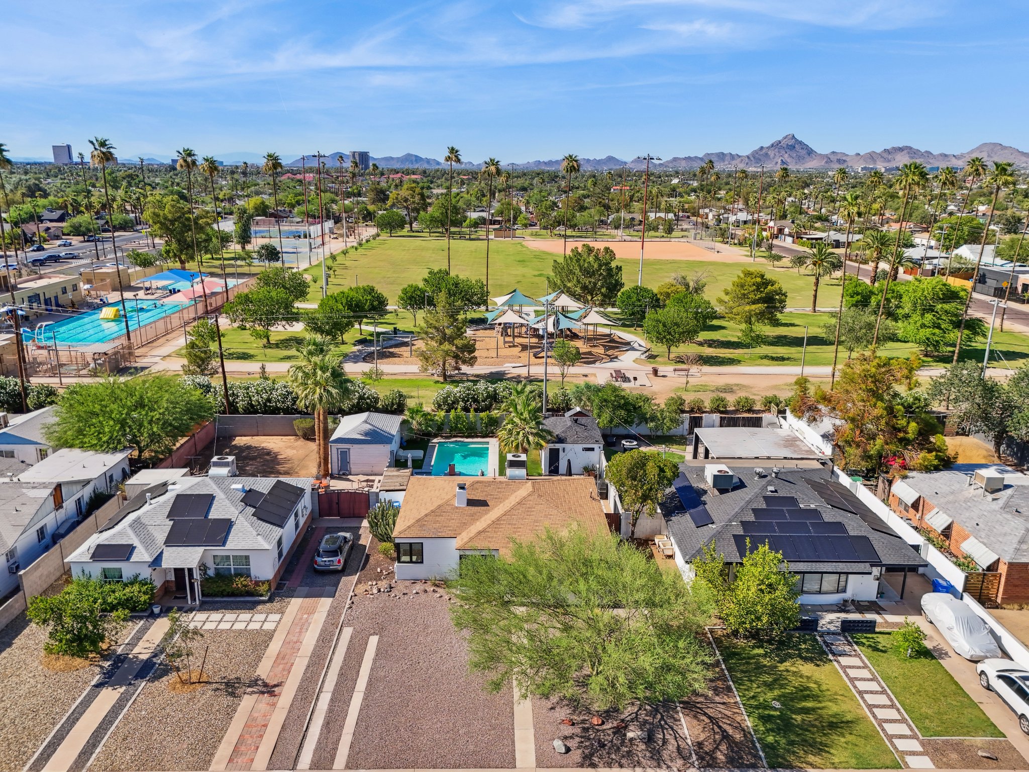 1226 E Almeria Rd - 002.jpg