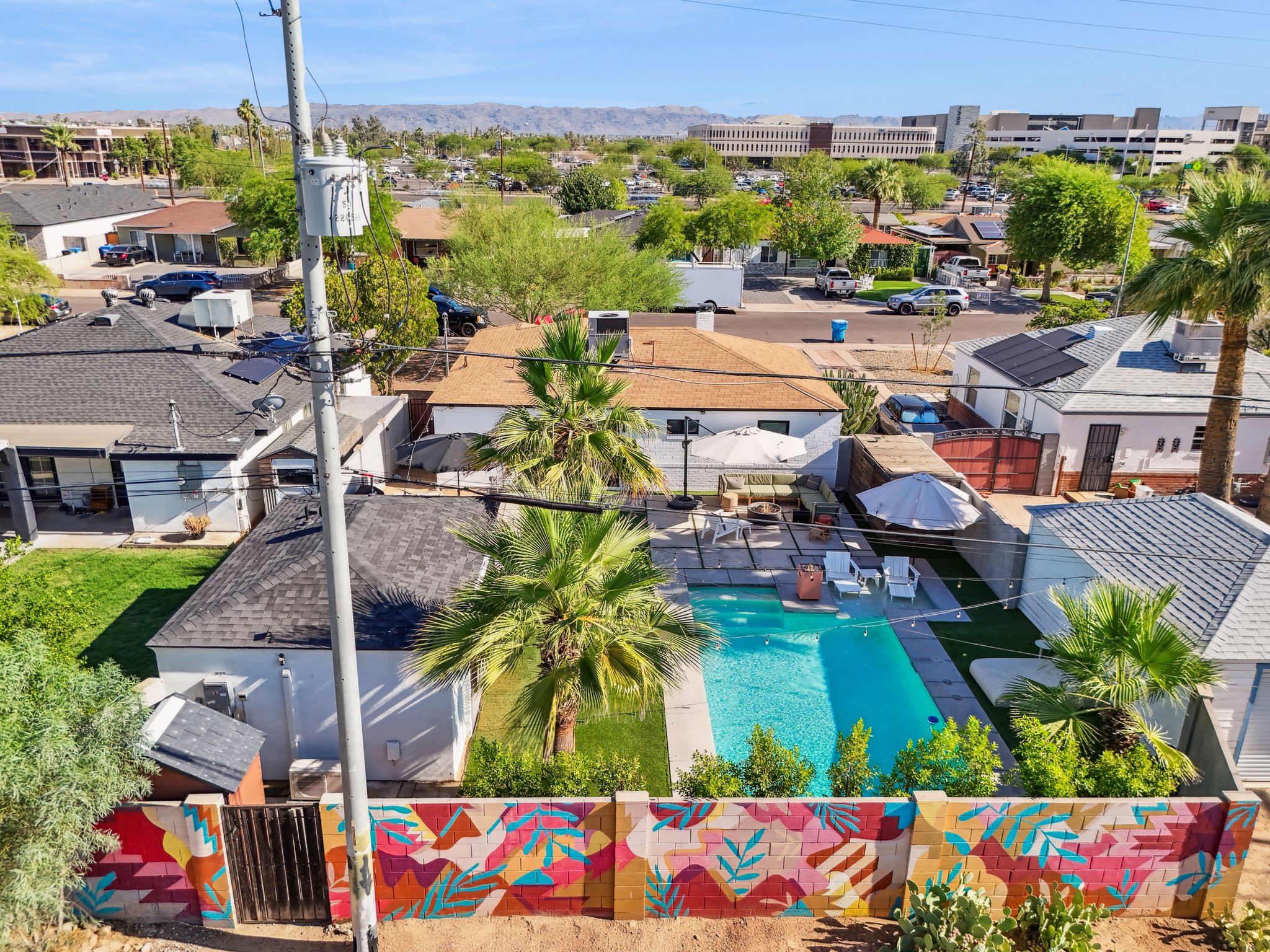 1226 E Almeria Rd - 010.jpg