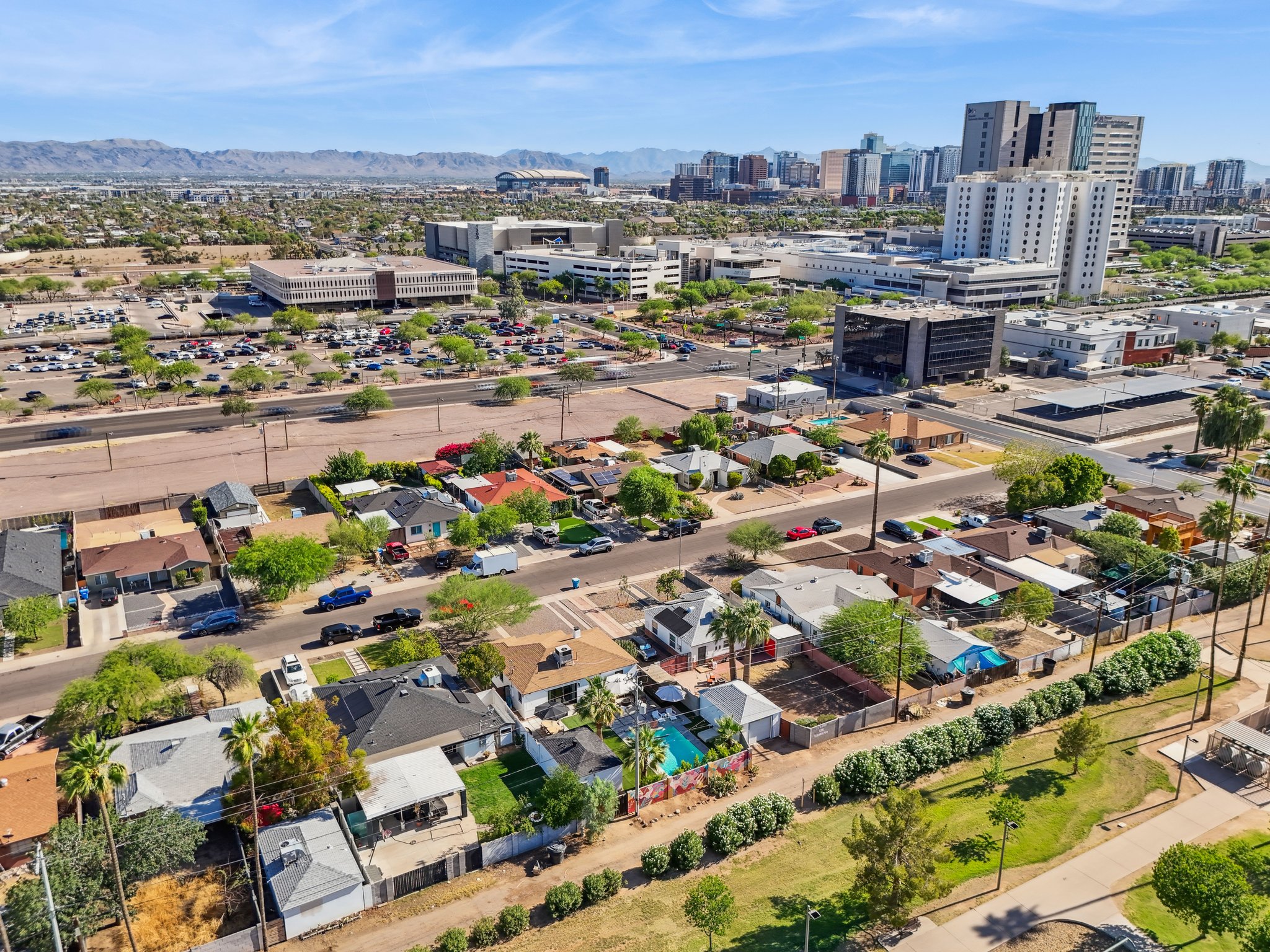 1226 E Almeria Rd - 014.jpg