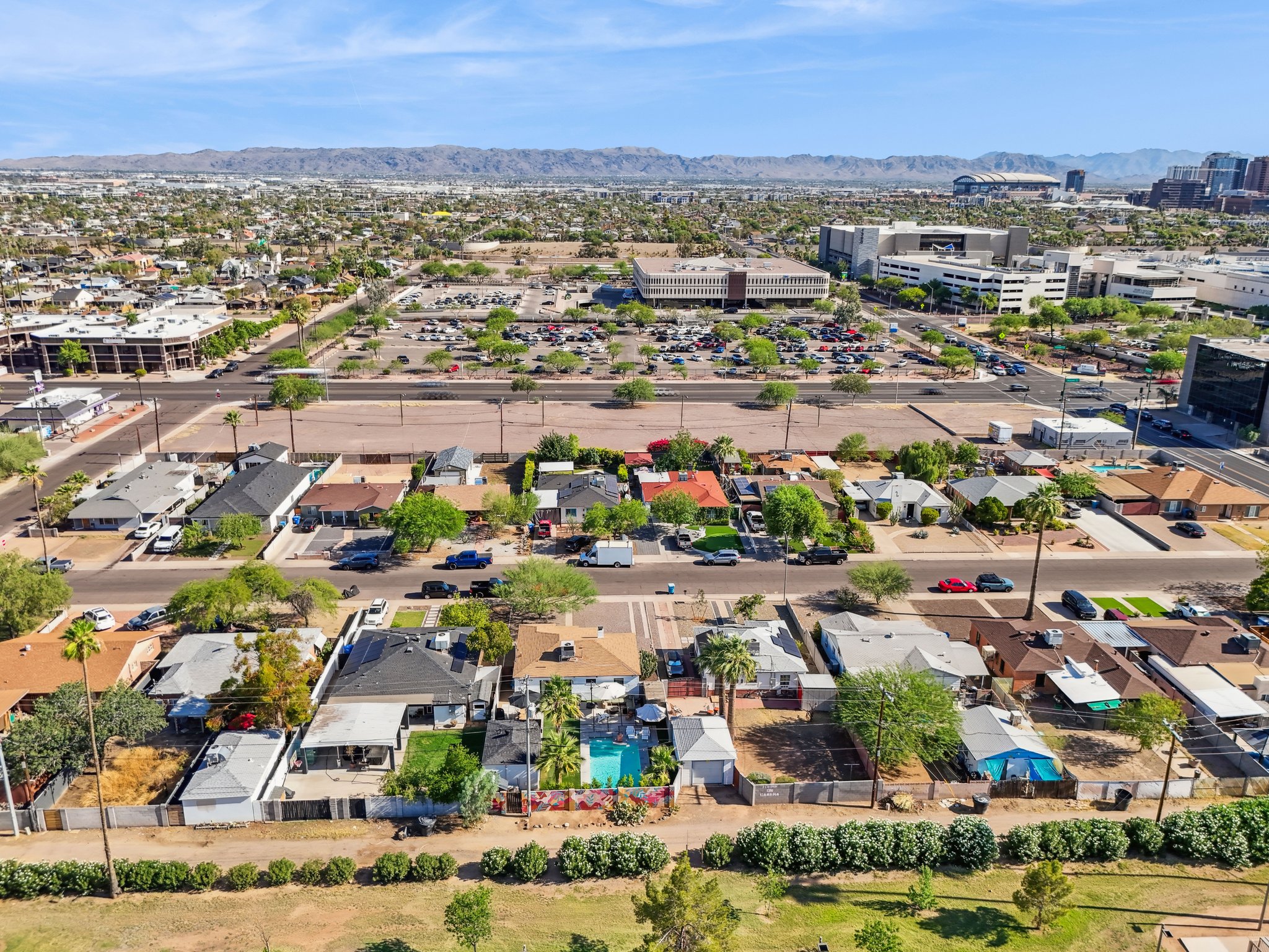 1226 E Almeria Rd - 015.jpg