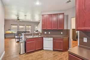 Newsome Glenn Dr-S0807-016.jpg