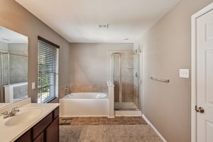 Newsome Glenn Dr-S0807-040.jpg