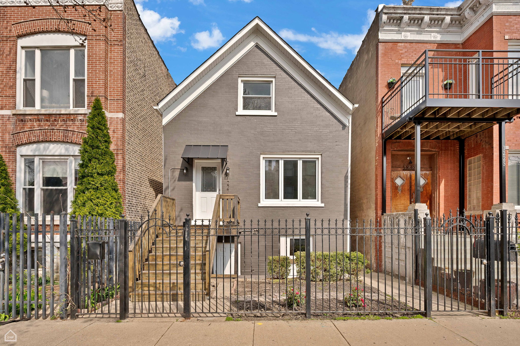 1227 N Artesian Ave - reshoot0422_001