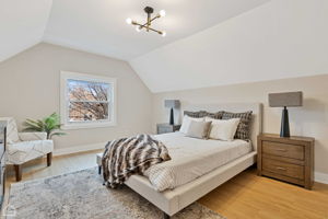 1227 N Artesian Ave_029