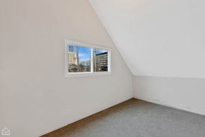 1227 N Artesian Ave_032