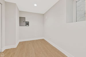 1227 N Artesian Ave_034