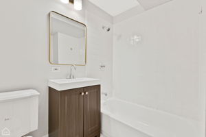 1227 N Artesian Ave_035