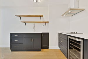 1227 N Artesian Ave_037