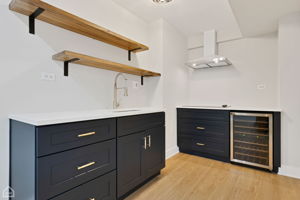 1227 N Artesian Ave_038