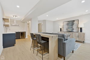 1227 N Artesian Ave_041