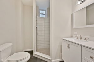 1227 N Artesian Ave - reshoot0422_005