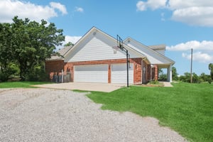 Stout Dr NW-2105-006.jpg