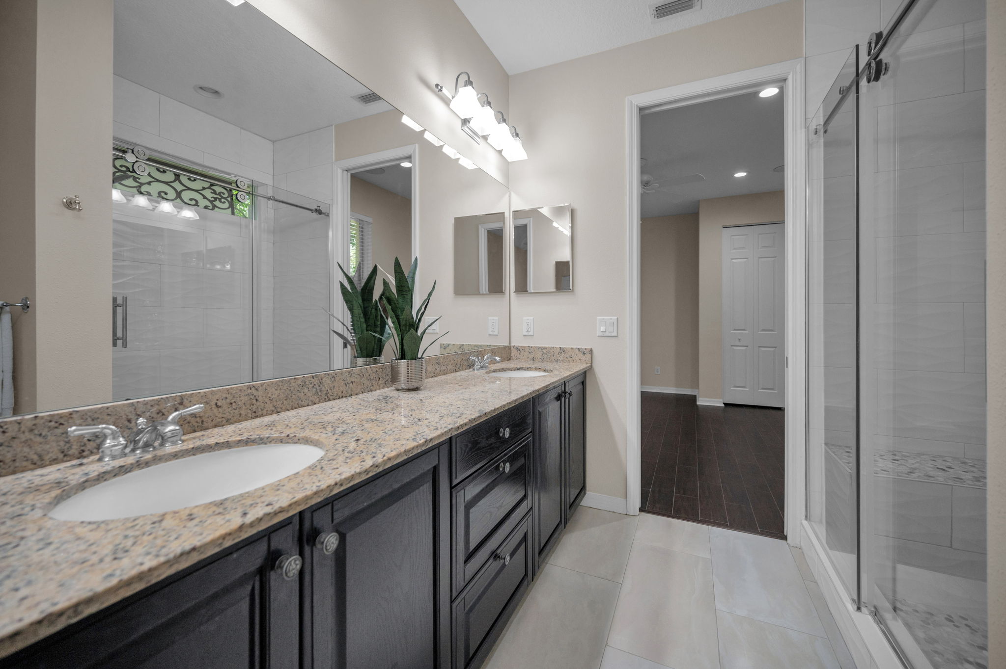 Jack n Jill Bathroom2a