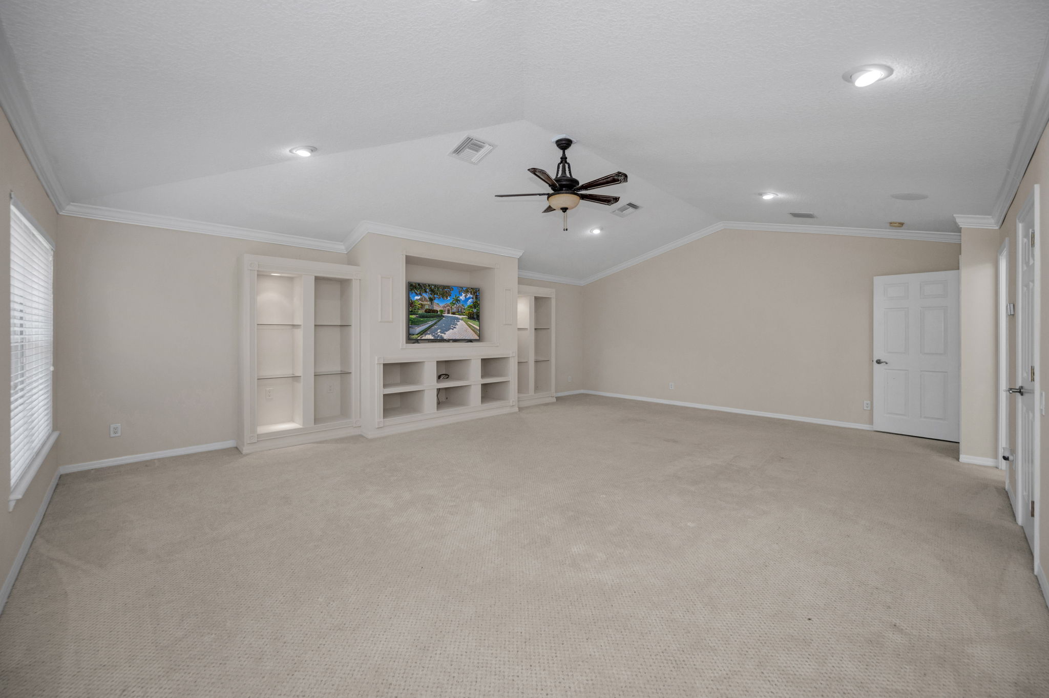 Upper Level Bonus Room6A