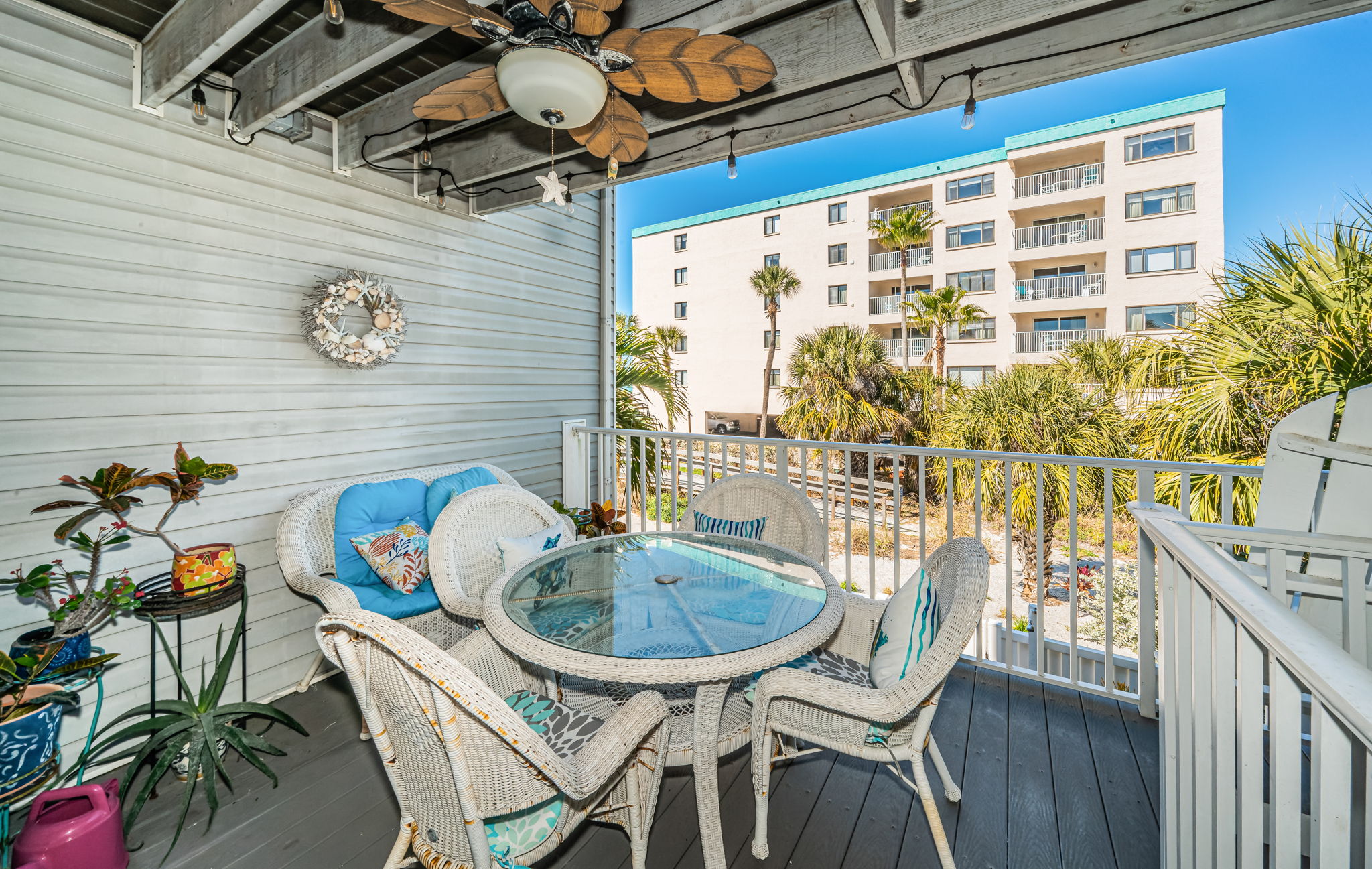 Living Room Balconcy1