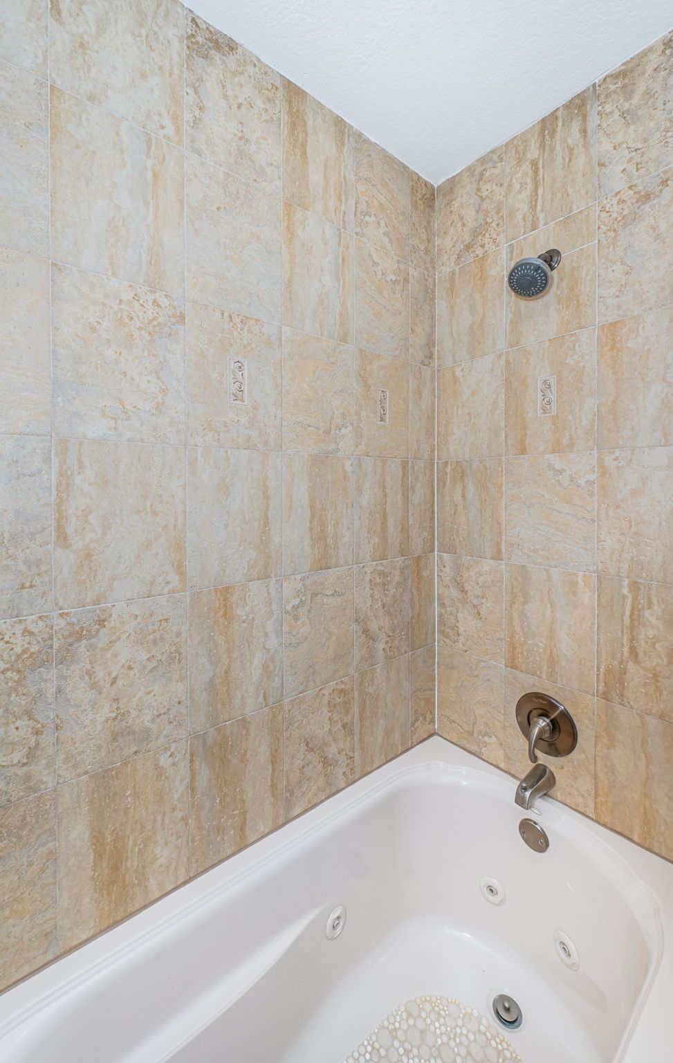 Upper Level Guest Bathroom2b