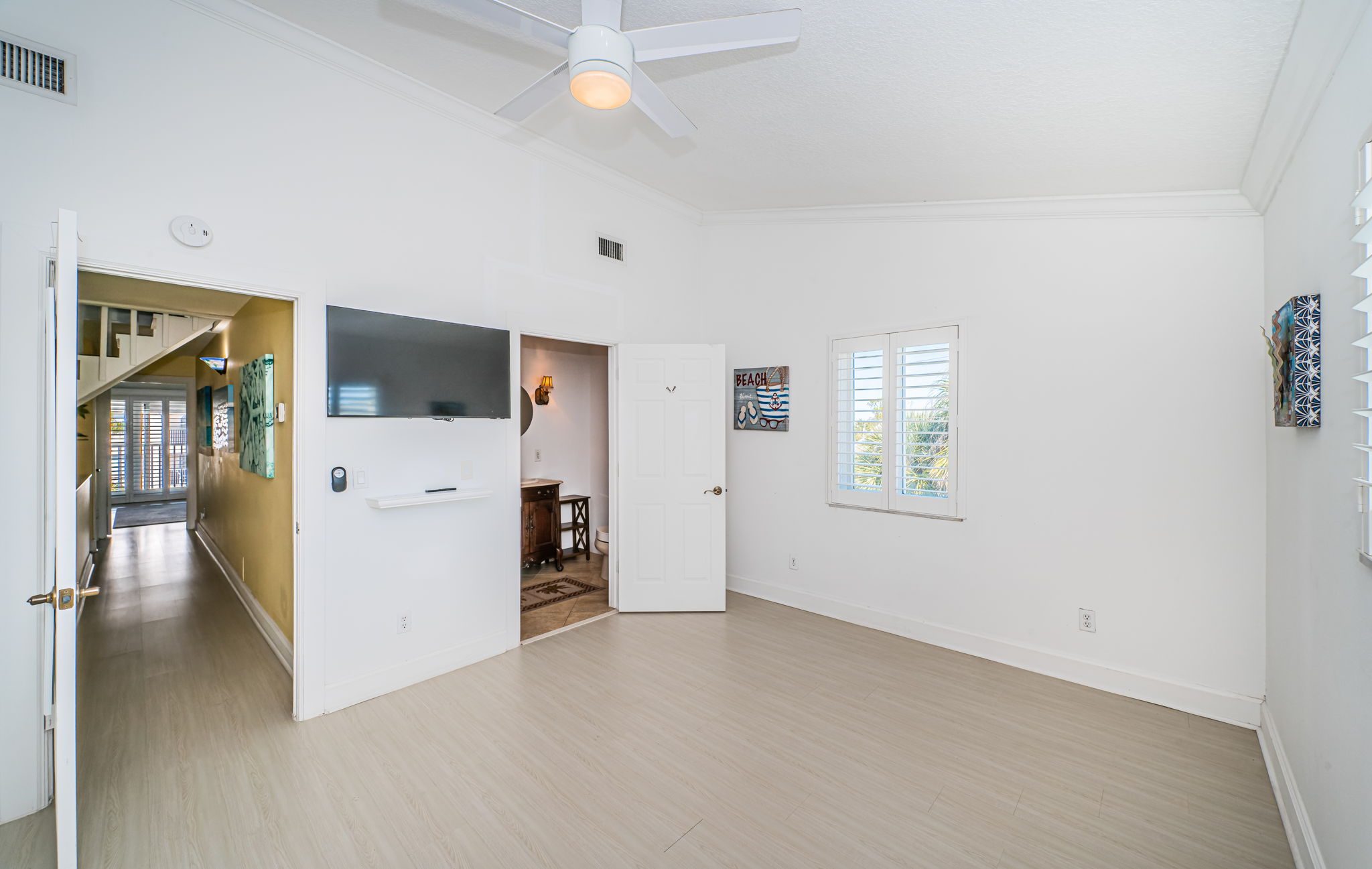 Upper Level Guest Bedroom2b