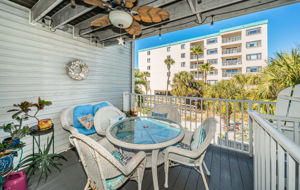 Living Room Balconcy1