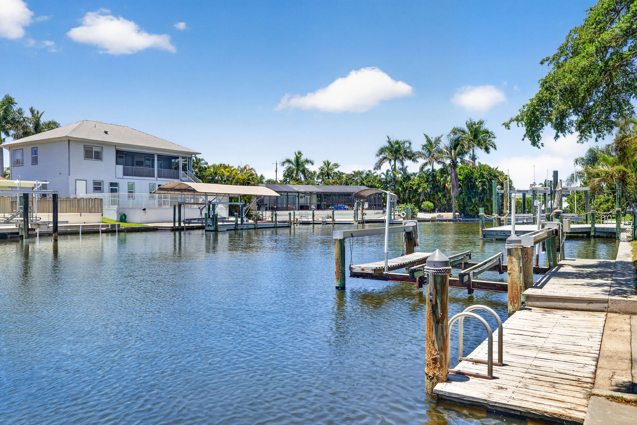 Dock 2